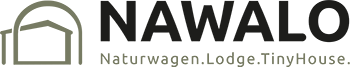 NAWALO-logo met een eenvoudige lijntekening van een huis en een boog aan de linkerkant en de tekst Naturwagen.Lodge.TinyHouse onder de bedrijfsnaam.